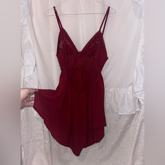 Burgundy Romper w/ lace top and ties in the back - Picture 7 of 8